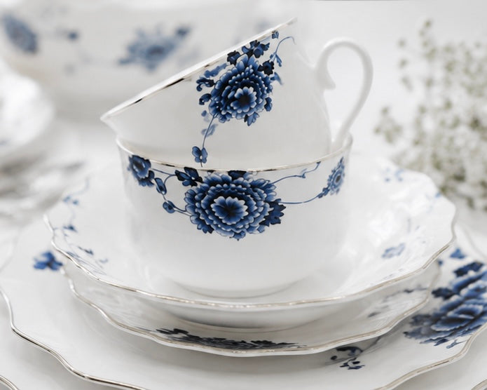 Dinnera Royale Bloom : Blue and White